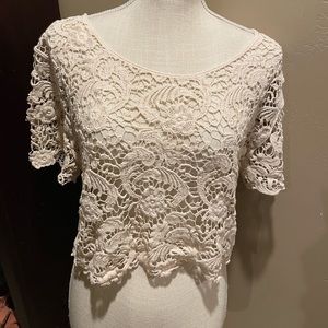 Express lace crop size large